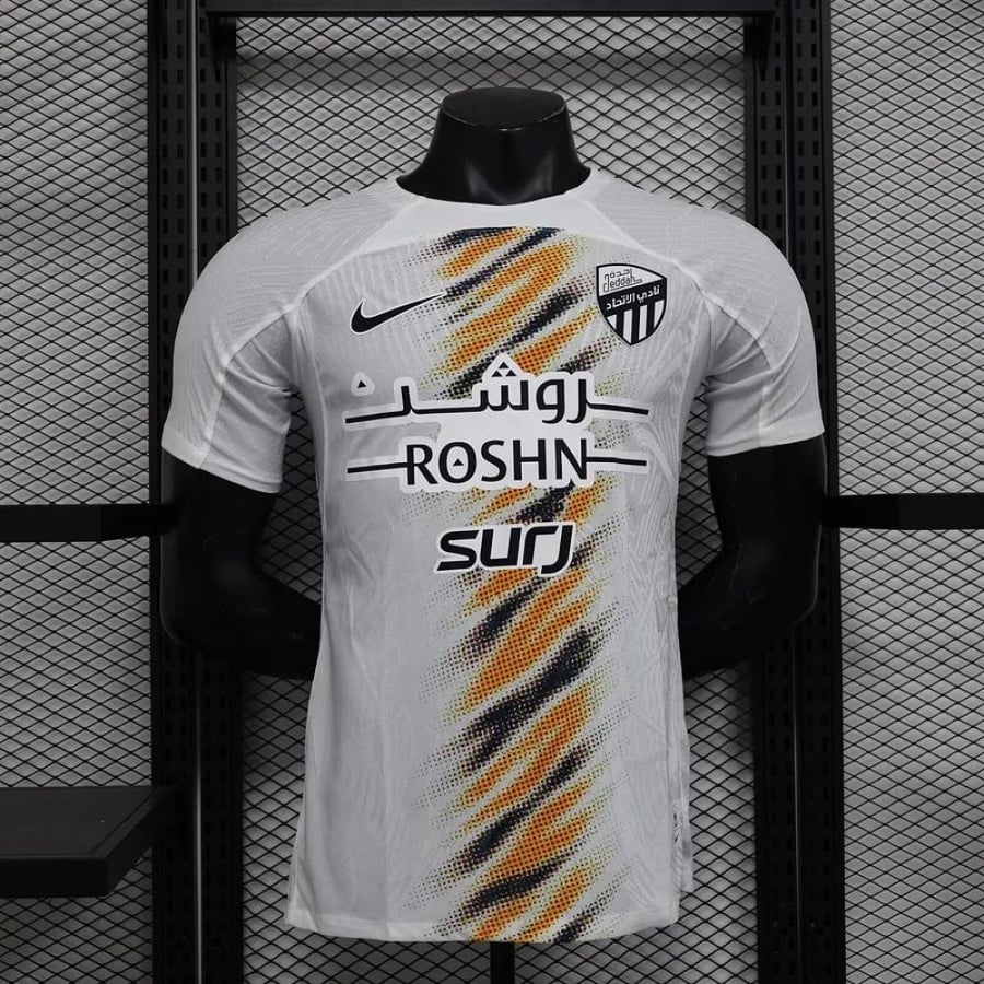 طقم الاتحاد الأبيض الجديد 2026 | أناقة النمور! ⚫