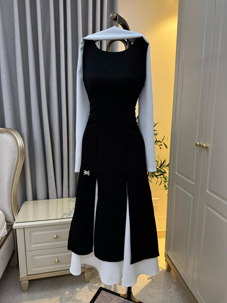 Soft dress with a medium shawl