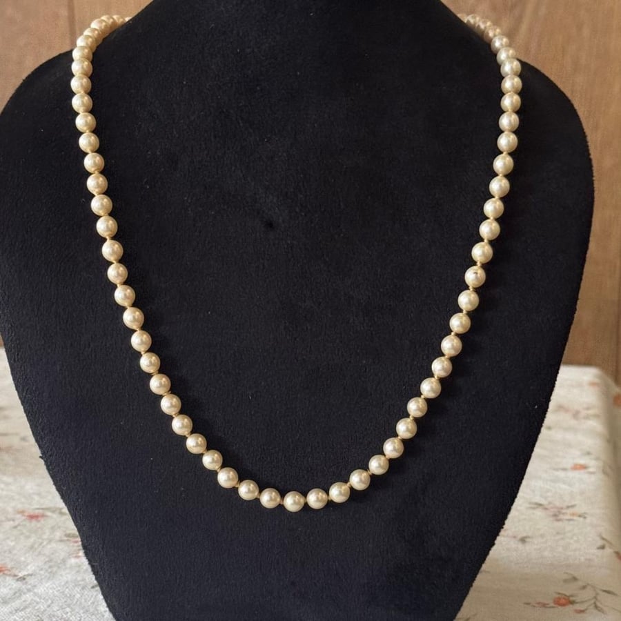 عقد فنتج فاخر من اللؤلؤ ماركة Vendome من الخمسينات