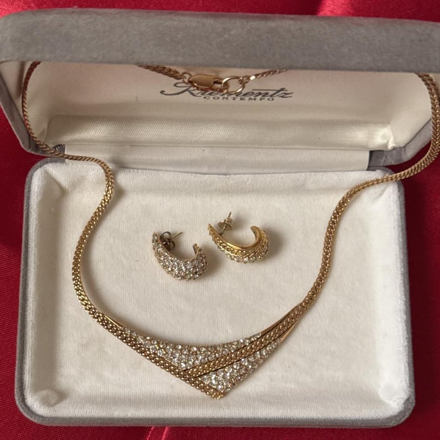 A set from the brand Krementz