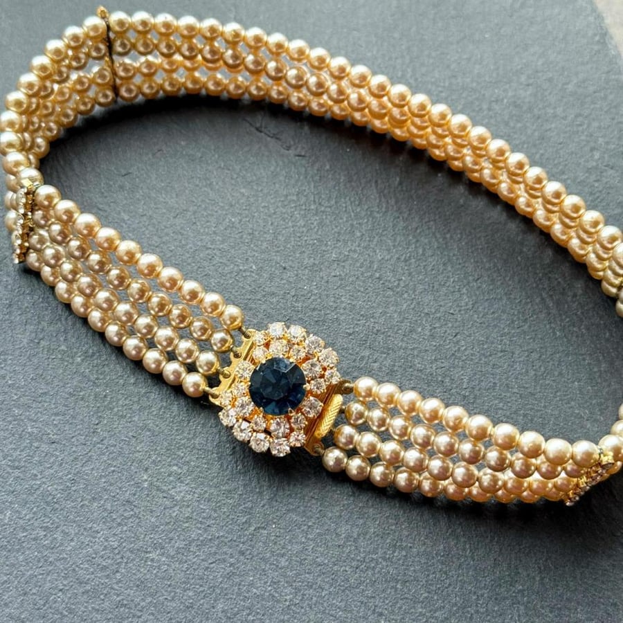 Luxury pearl shaker عقد from 1970s