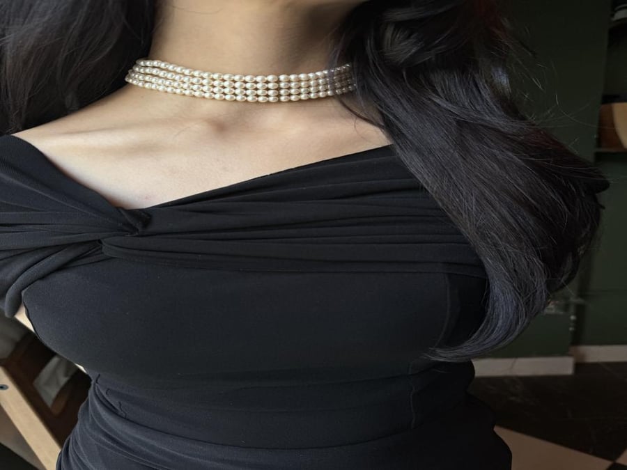 Luxury pearl necklace from the brand Lotus Royale