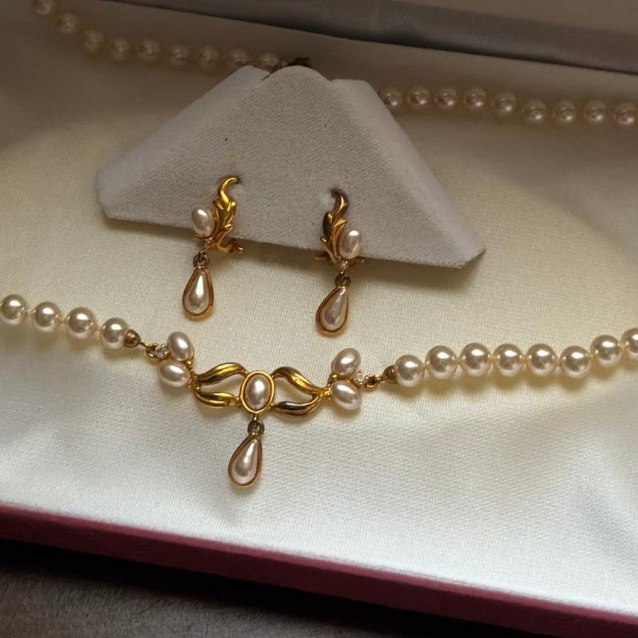 Vintage Majorica Pearl Necklace & Earrings Set