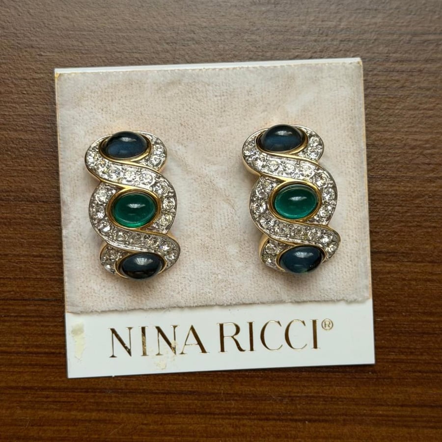 أقراط Nina Ricci – إصدار فنتج
