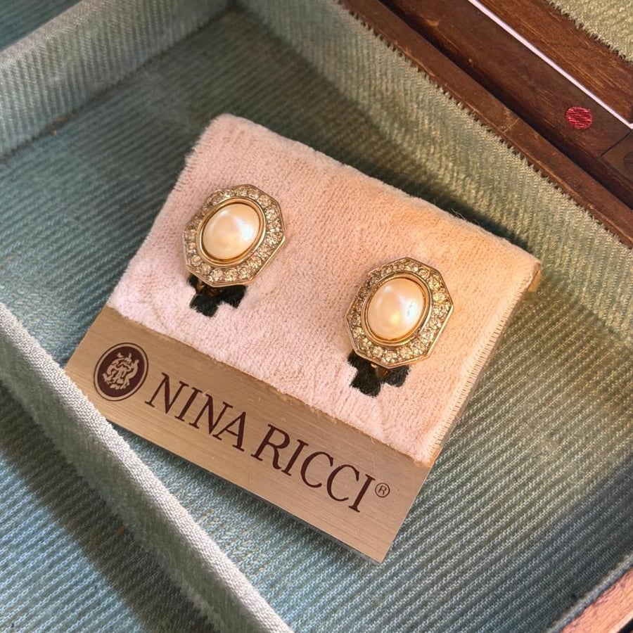 أقراط Nina Ricci Vintage باللؤلؤ والكريستال