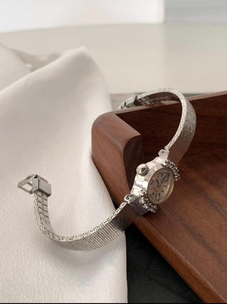 Seiko WGP - كلاسيك مطلية بالذهب الأبيض