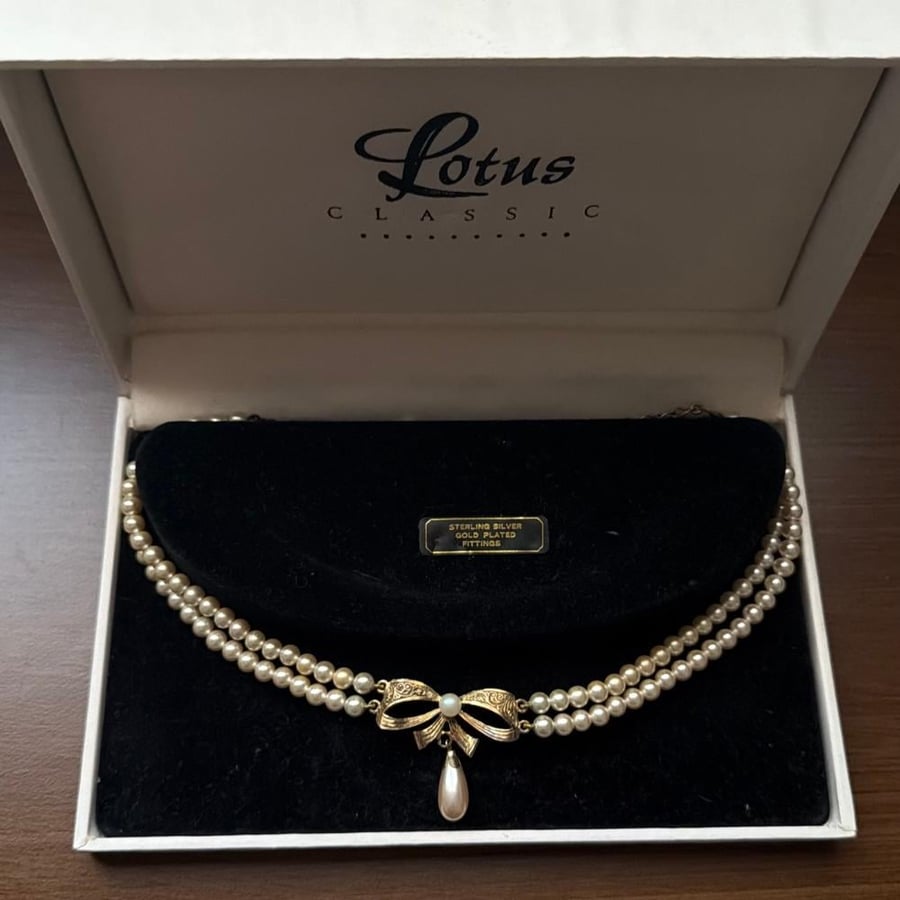 عقد لؤلؤ فنتج – Lotus Classic