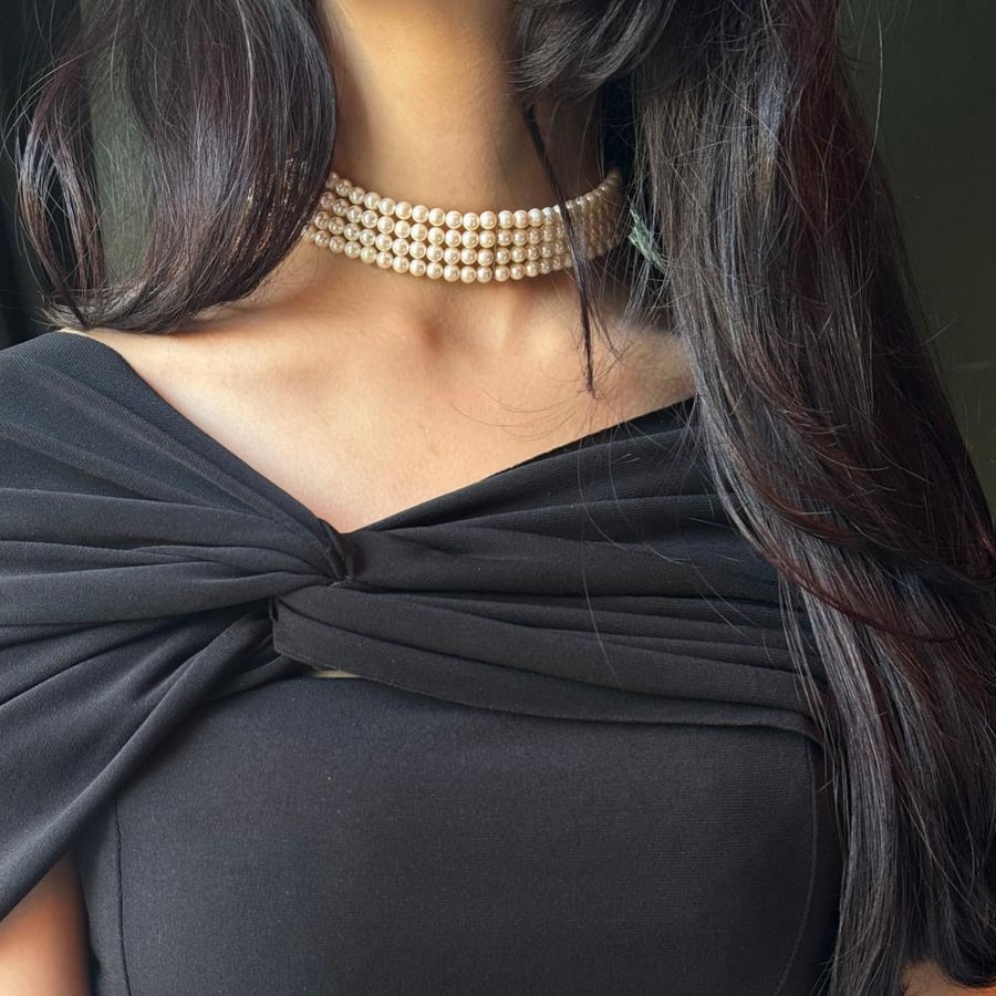 Luxury pearl necklace from the brand Lotus Royale