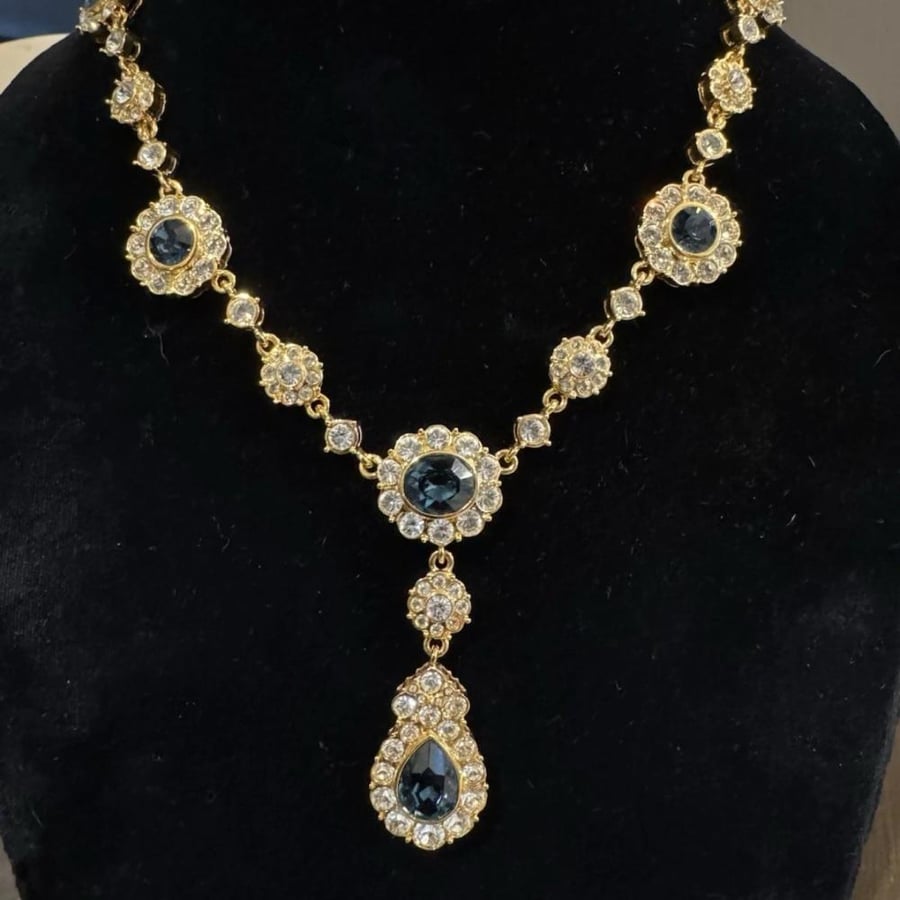 عقد هالشتات الأزرق الملكي – Vintage Hallstatt Blue Necklace