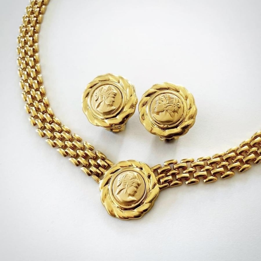 طقم فنتج Imperial Cameo Gold Tone
