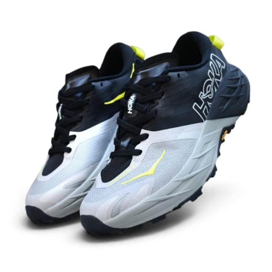 حذاء هوكا سبيدجوت 7 (Hoka Speedgoat 7 ) اسود مع رمادي للجنسين