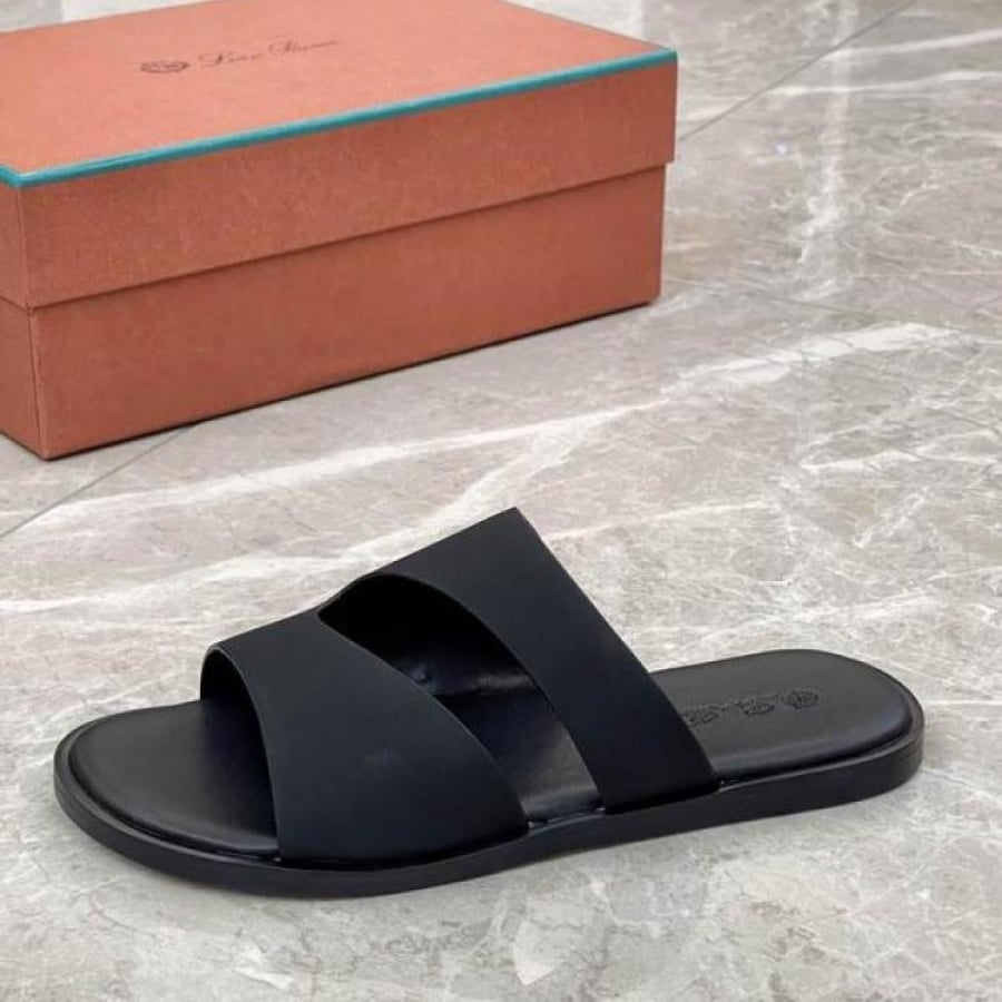 صندل لوربيان Loro Piana