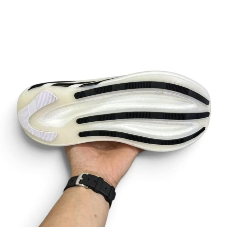 حذاء اديداس هايبربوست إيدج  Adidas Hyperboost Edg ازرق واسود للجنسين