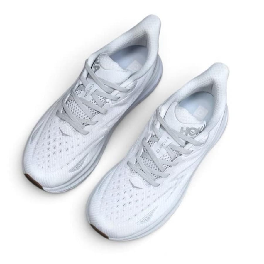 حذاء هوكا ون ون كليفتون 9 (HOKA ONE ONE Clifton 9) ابيض للجنسين