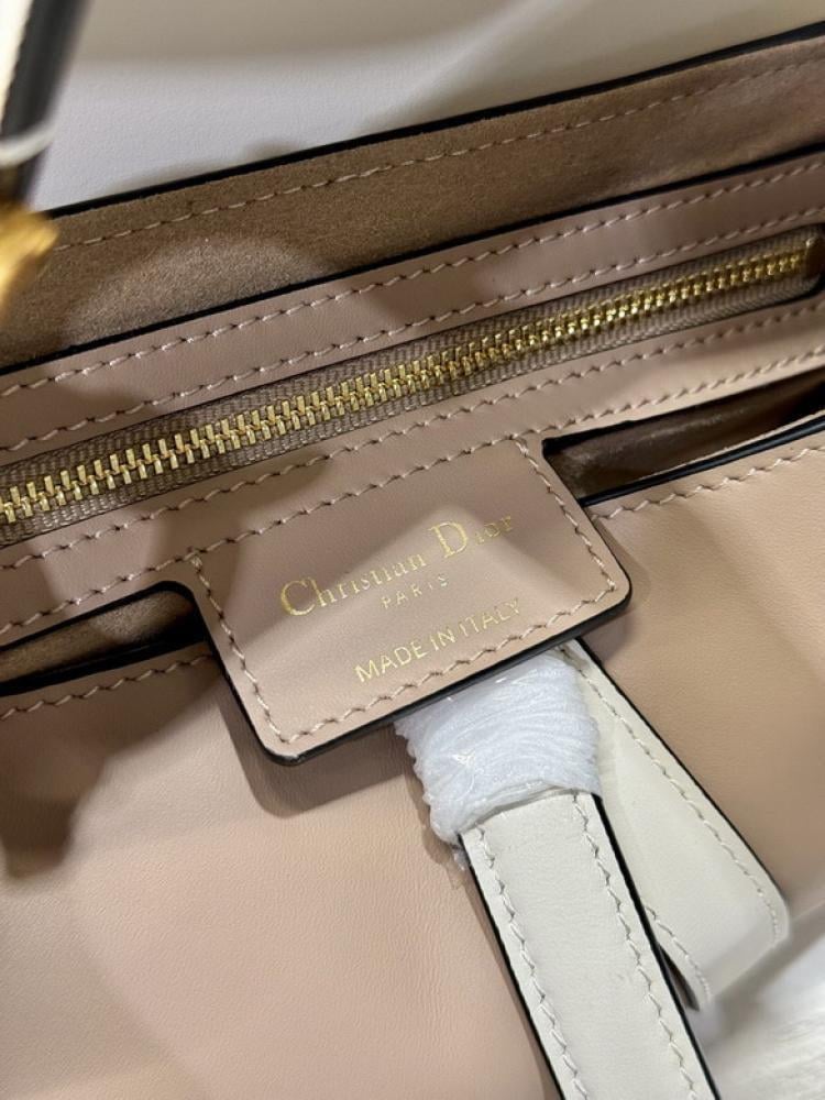 شنطة سادل ديور Dior Saddle