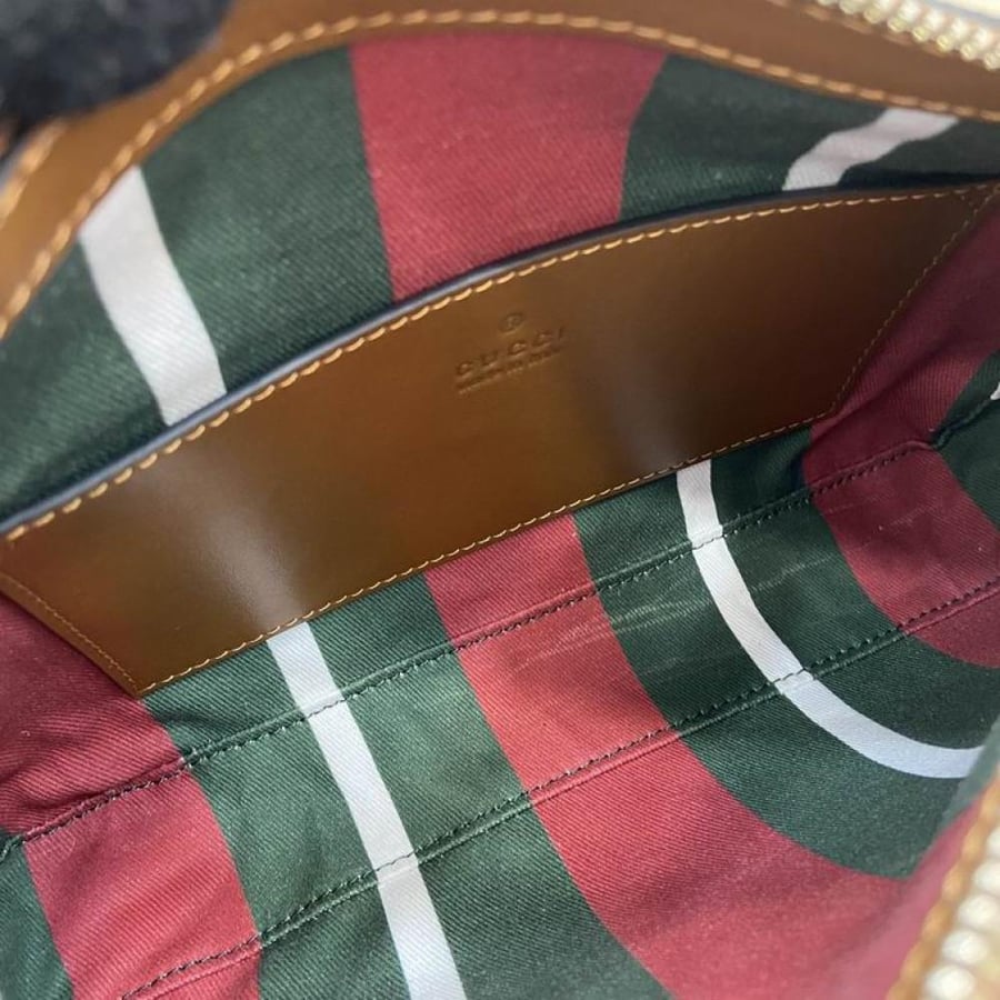 شنطة كتف جوتشي متوسطة Medium Shoulder Bag