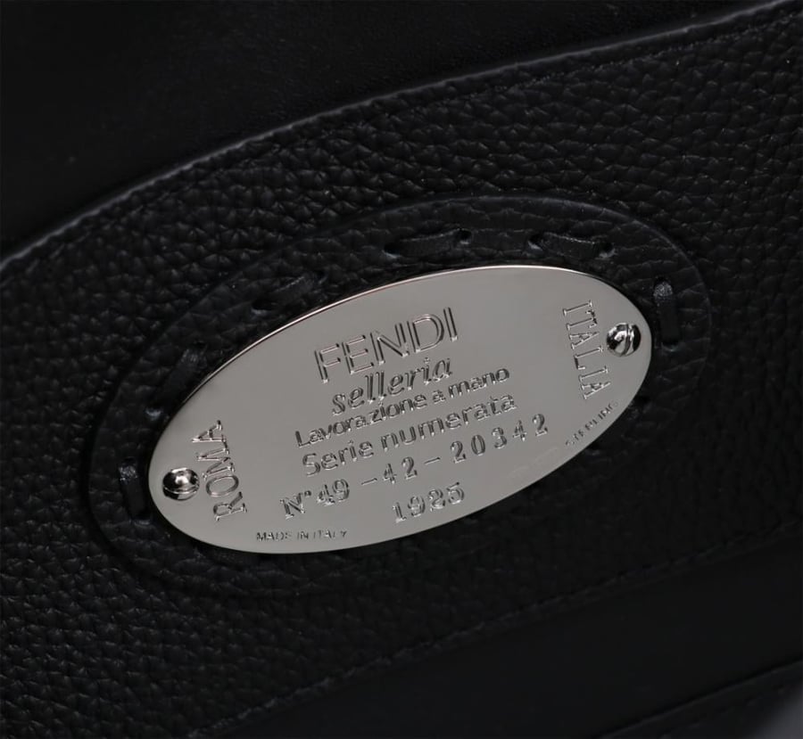 شنطة فيندي باجيت Fendi Baguette
