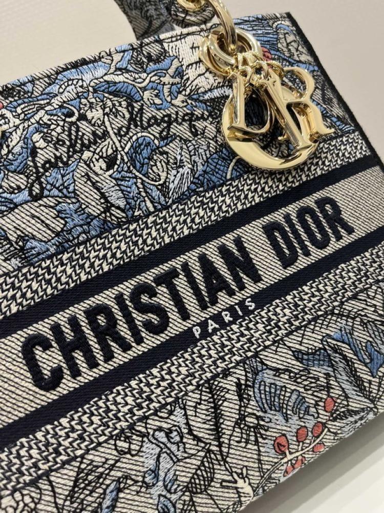 شنطة كريستيان ديور Christian Dior