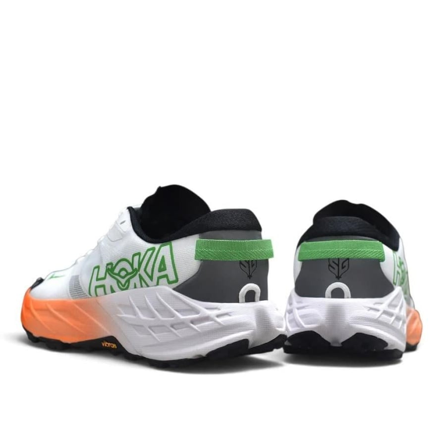 حذاء هوكا سبيدجوت 7 (Hoka Speedgoat 7 ) ابيض مع برتقالي للجنسين