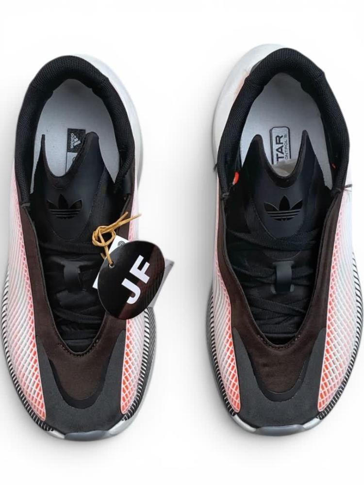 حذاء اديداس هايبربوست إيدج Adidas Hyperboost Edg اسود مع برتقالي للجنسين
