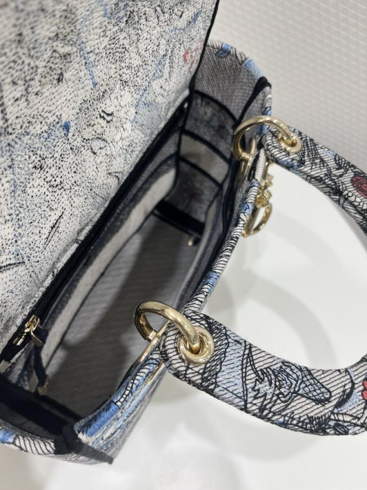 شنطة كريستيان ديور Christian Dior