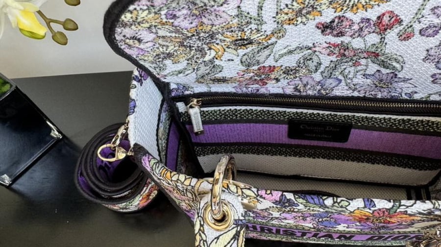 شنطة كريستيان ديور Christian Dior