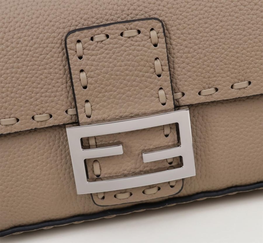 شنطة فيندي باجيت Fendi Baguette