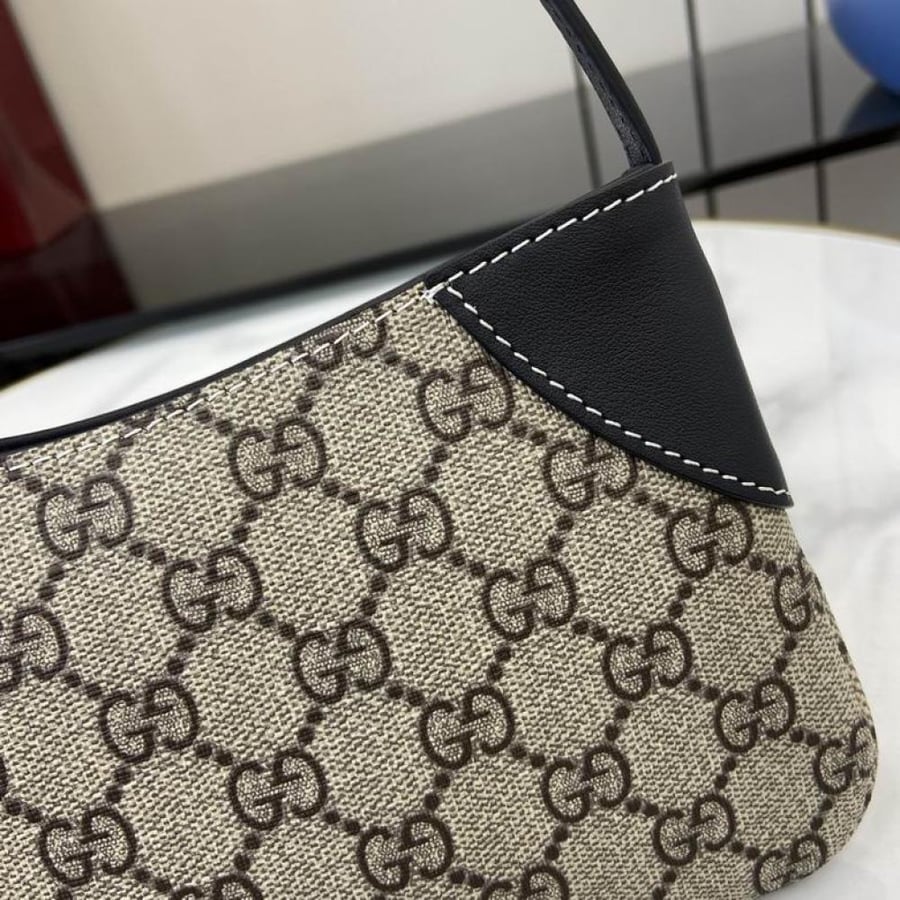شنطة كتف جوتشي متوسطة Medium Shoulder Bag