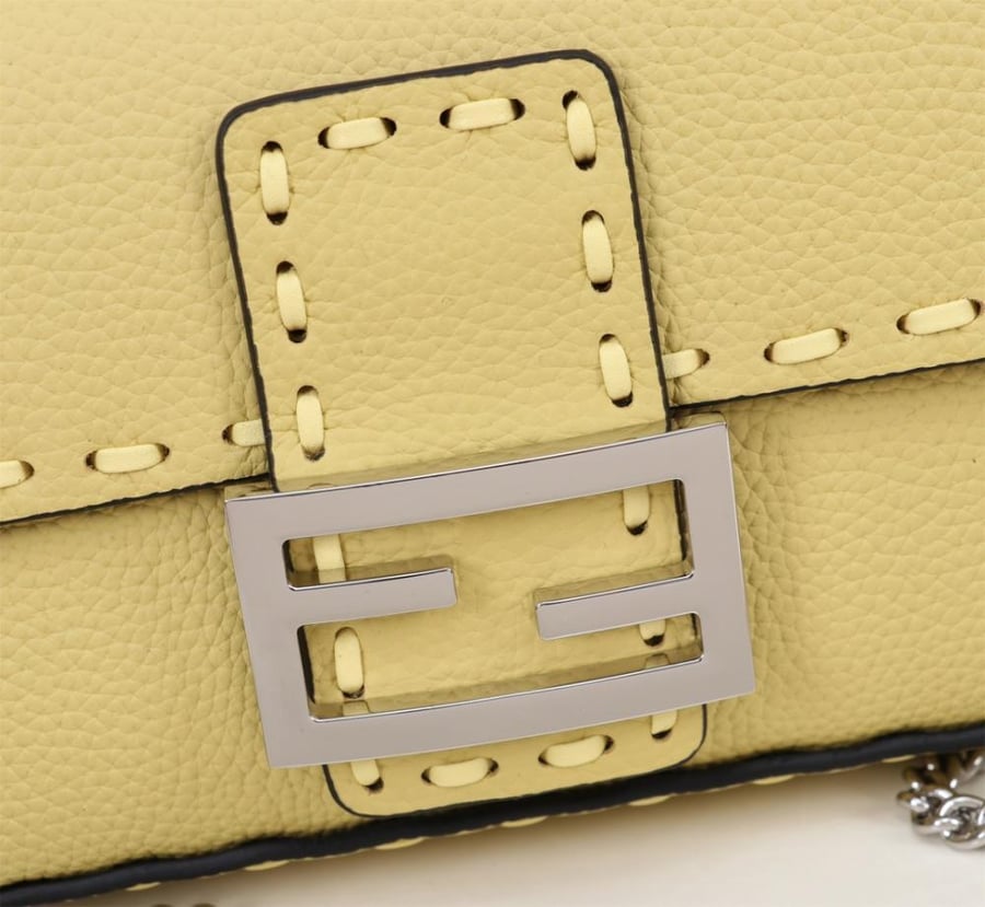 شنطة فيندي باجيت Fendi Baguette