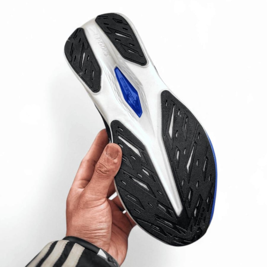 Brooks Hyperion Max 2
