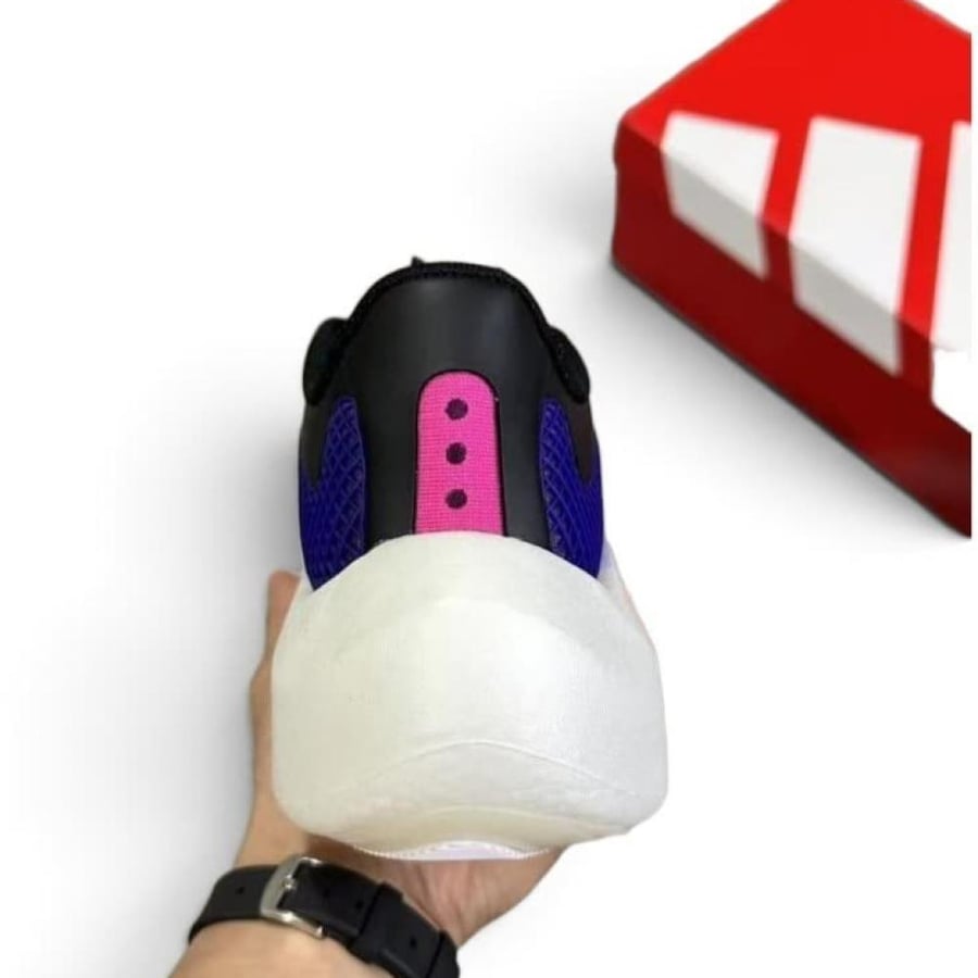 حذاء اديداس هايبربوست إيدج  Adidas Hyperboost Edg ازرق واسود للجنسين