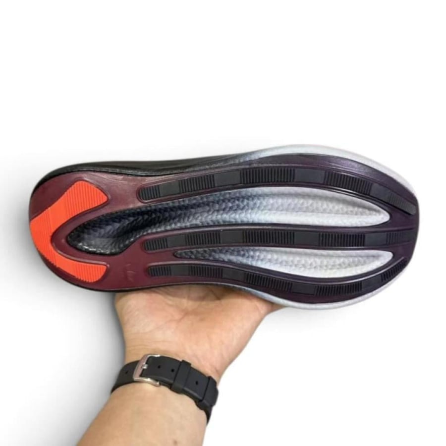 حذاء اديداس هايبربوست إيدج  Adidas Hyperboost Edg ابيض واسود للجنسين