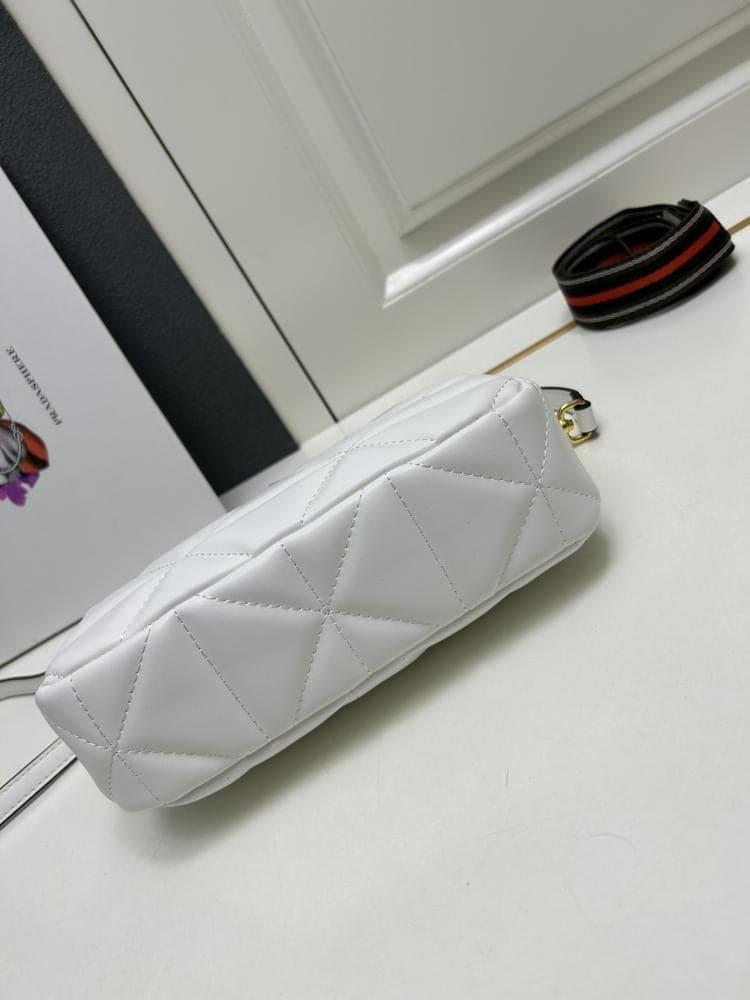 شنطة برادا Prada Handbag