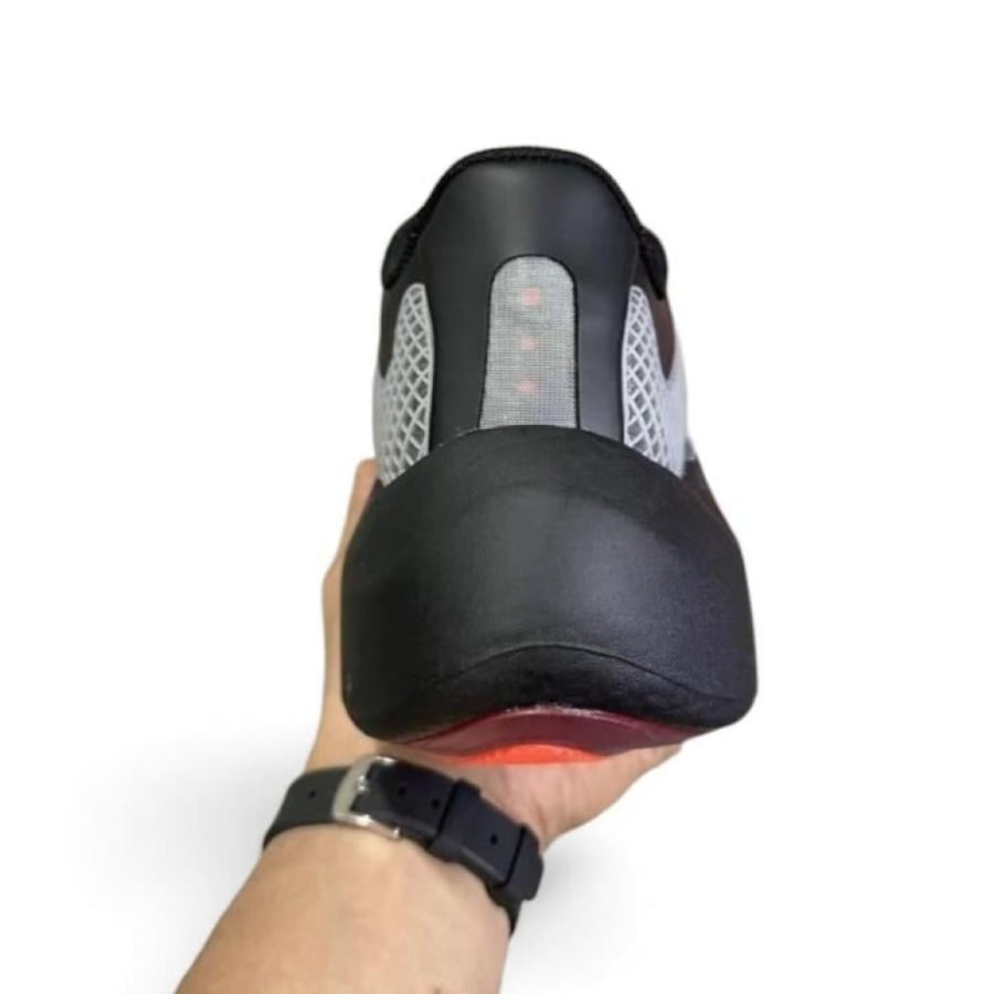 حذاء اديداس هايبربوست إيدج  Adidas Hyperboost Edg ابيض واسود للجنسين