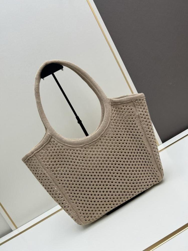 شنطة الصيف ميو ميو Miu Miu Summer Handbag