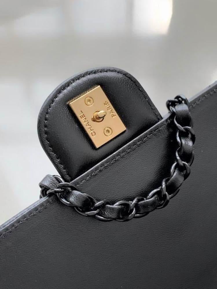 شنطة Chanel Mini Buckle