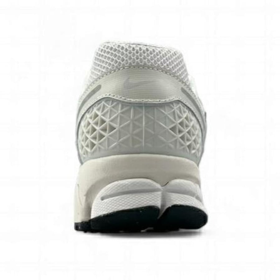 Nike Air Zoom Vomero 5