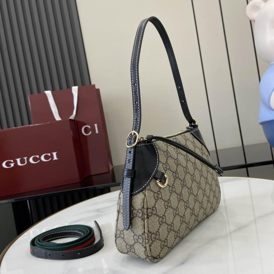 شنطة كتف جوتشي متوسطة Medium Shoulder Bag