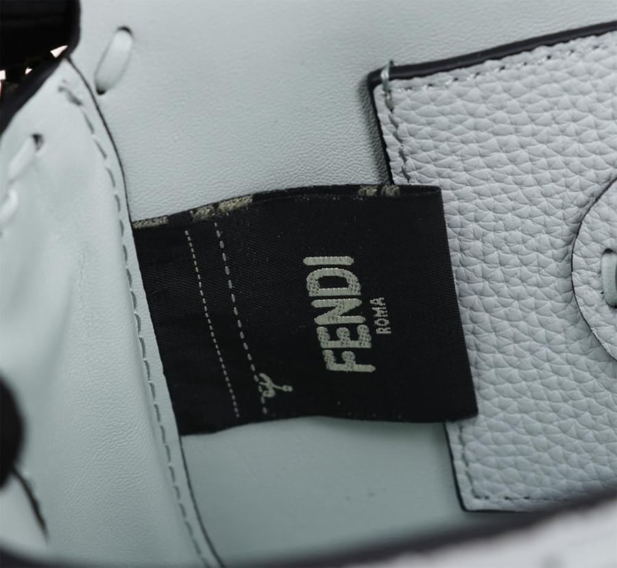 شنطة فيندي باجيت Fendi Baguette