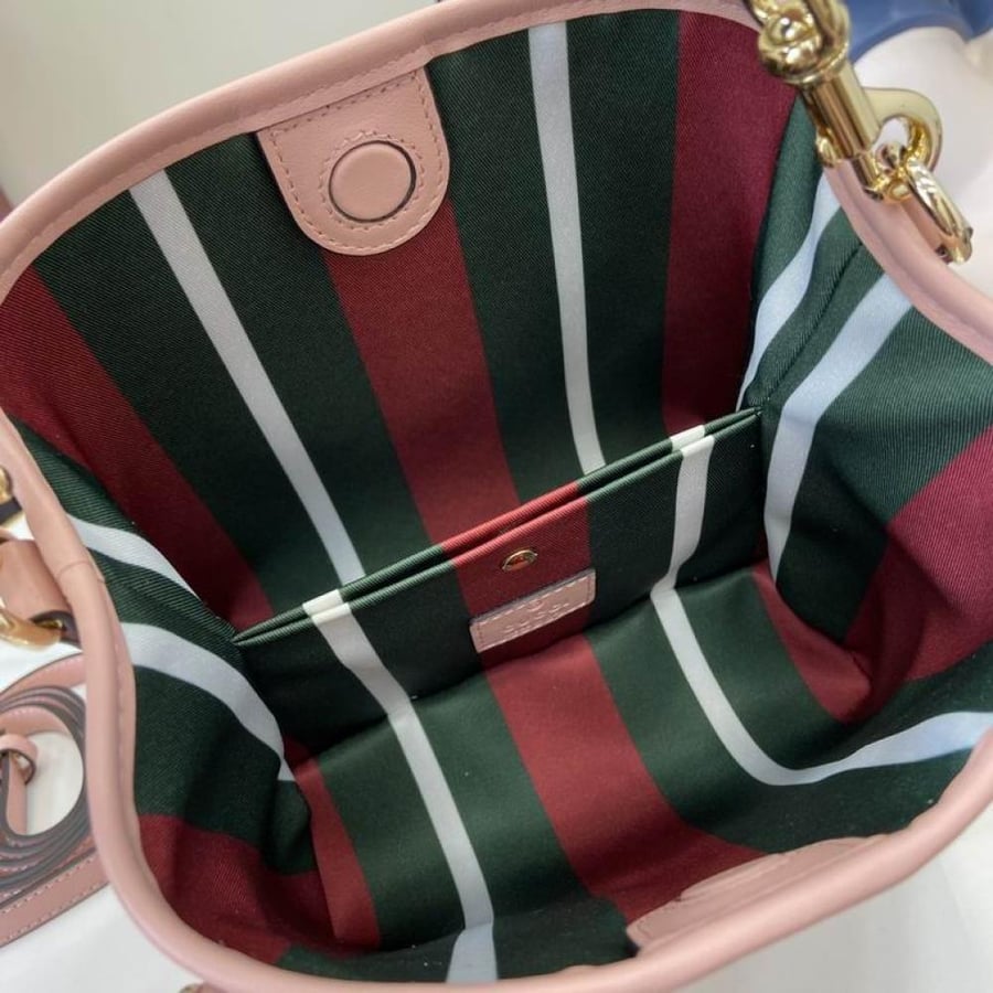شنطة جوتشي ميني باكت GUCCI mini bucket bag