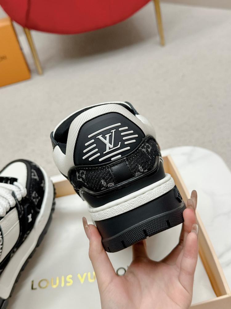 حذاء  Louis Vuitton