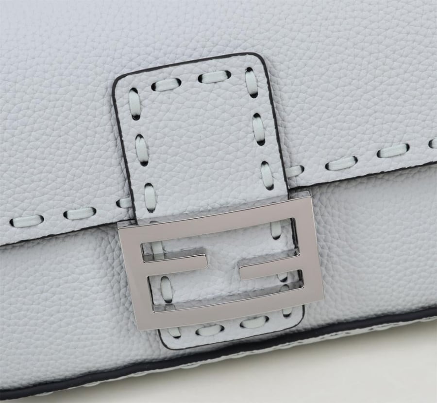 شنطة فيندي باجيت Fendi Baguette
