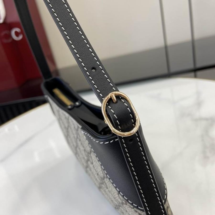 شنطة كتف جوتشي متوسطة Medium Shoulder Bag