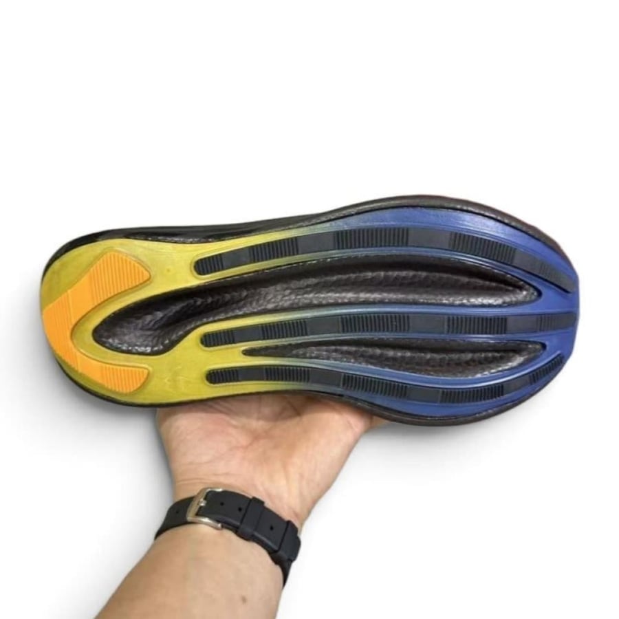 حذاء اديداس هايبربوست إيدج Adidas Hyperboost Edg اسود ورمادي للجنسين