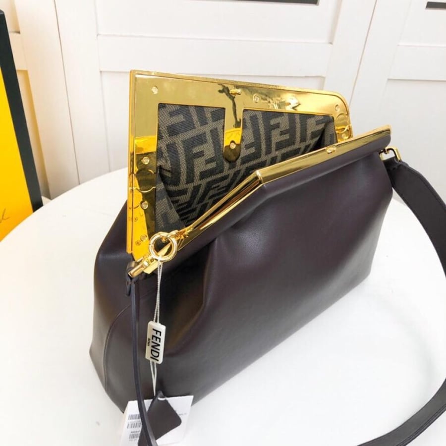 شنطة فيندي Fendi First