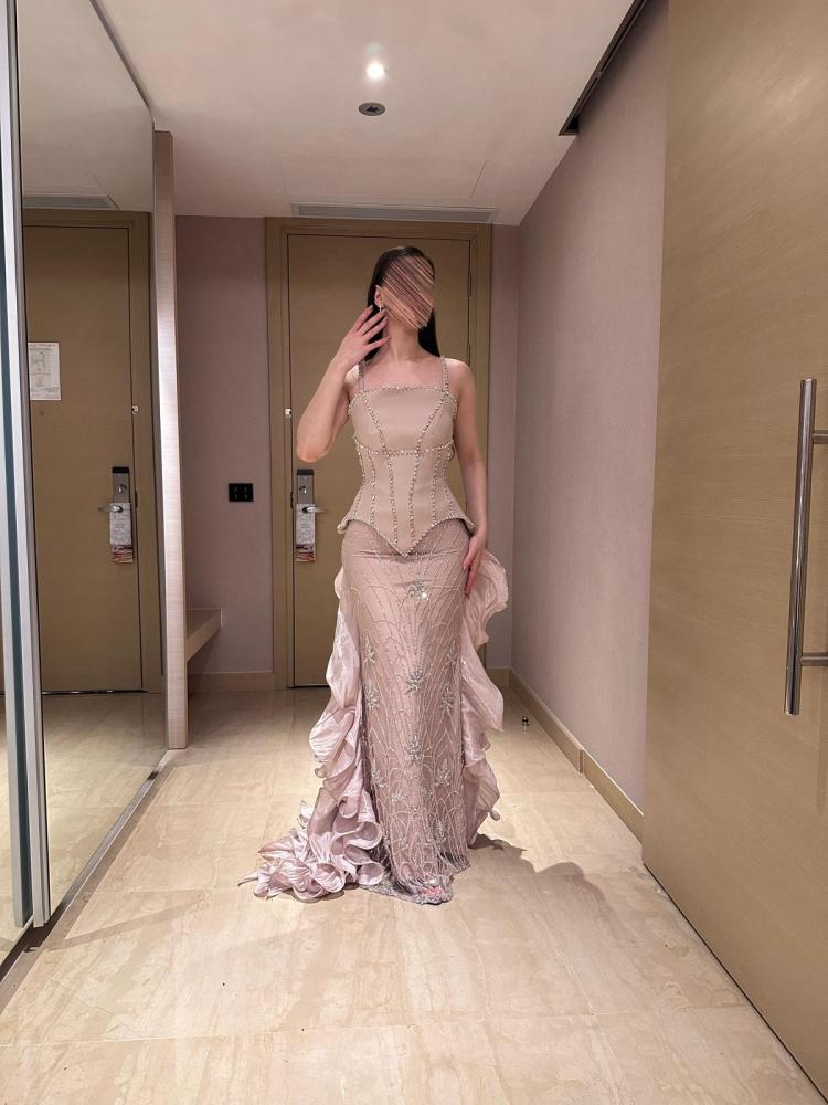 Luxury party dress in elegant pink/beige color