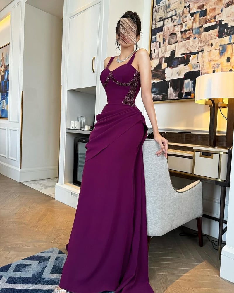 Elegant maroon evening dress with luxurious polyester and stylish embroidery on the upper part