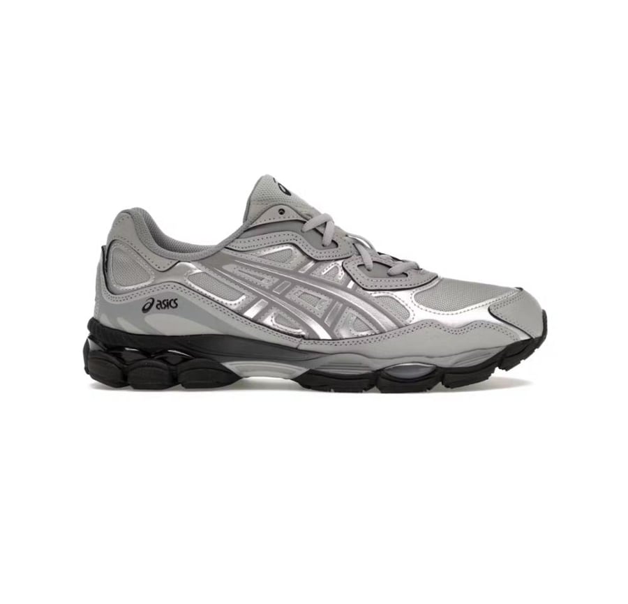 ماستر طبق الأصل ASICS