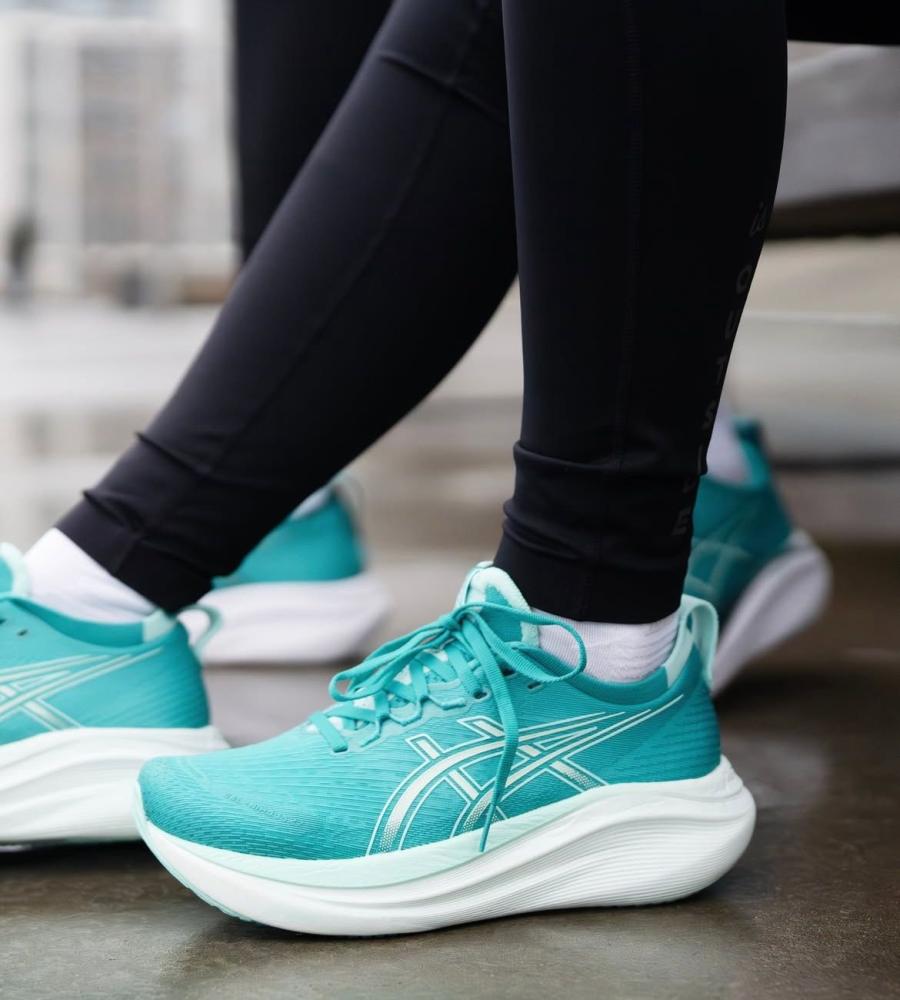 ماستر طبق الأصل ASICS
