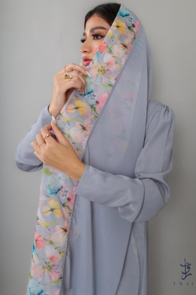 عباية رمادية